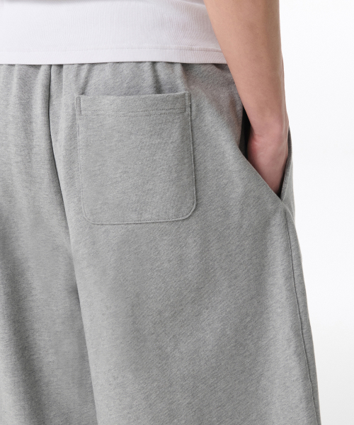 One Tuck Long Bermuda Sweat Pants