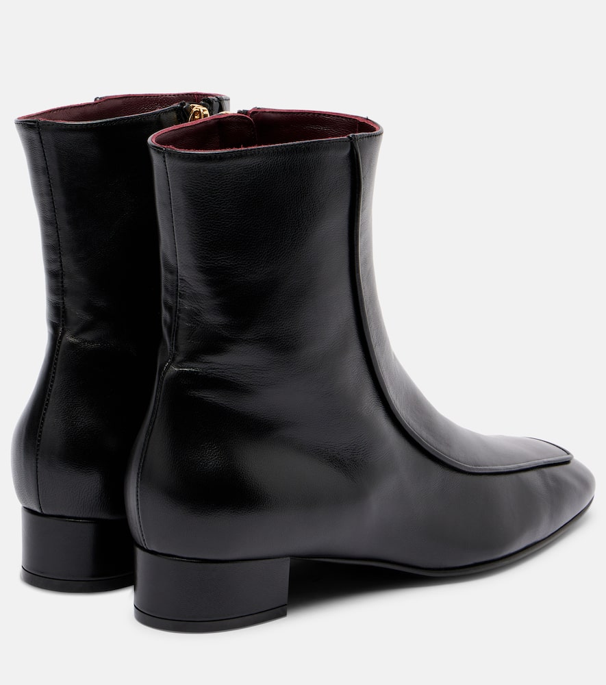 Shadow Ban 30 leather ankle boots