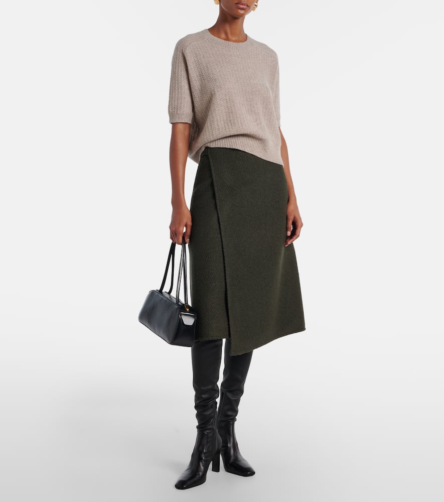 Cashmere sweater