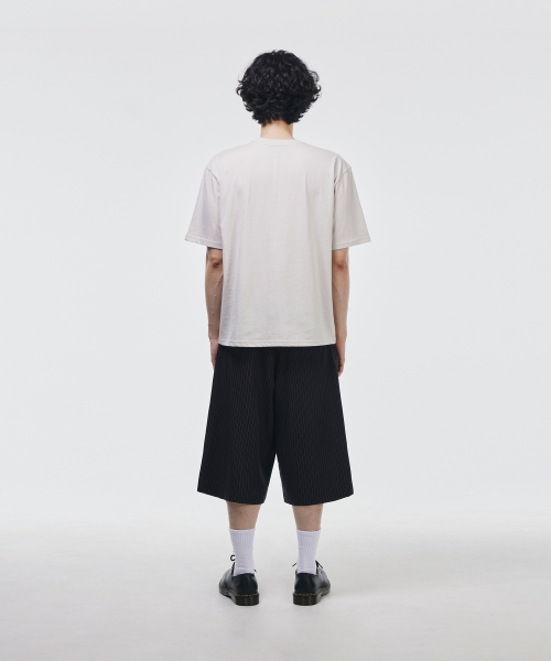 No-Tuck Wide Bermuda Slacks