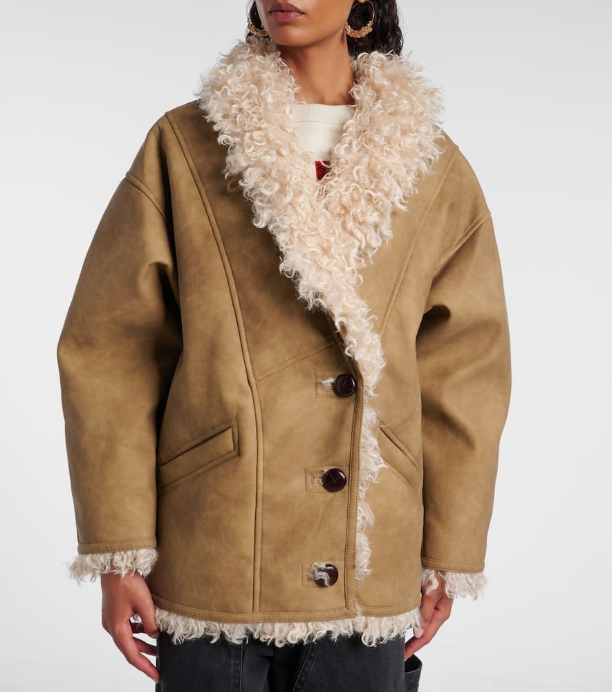 Clea coat