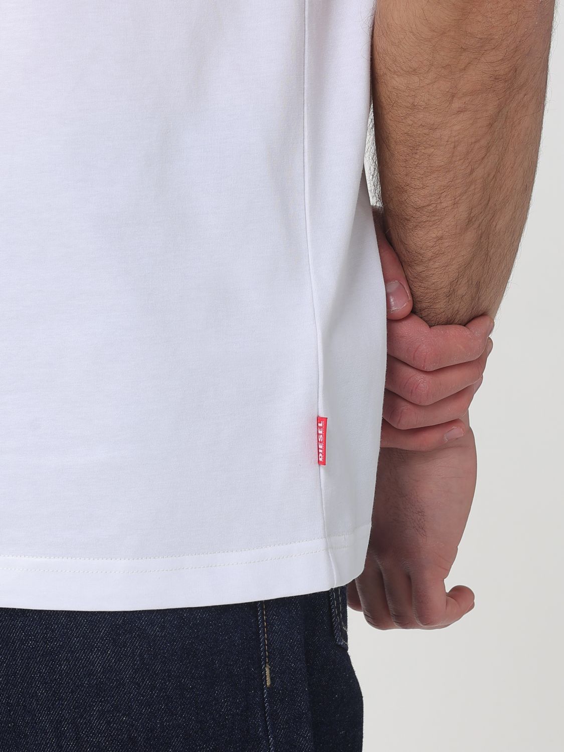 T-Shirt Men color White