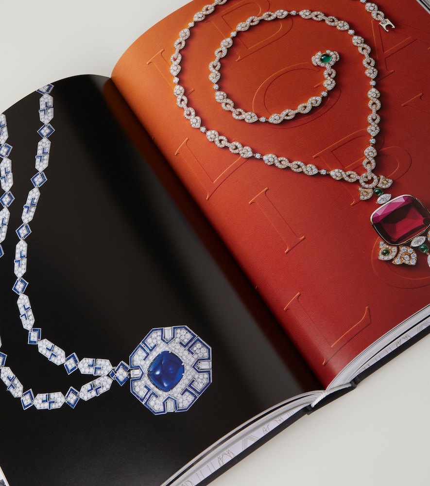 Assouline Jewelry Guide: The Ultimate Compendium book