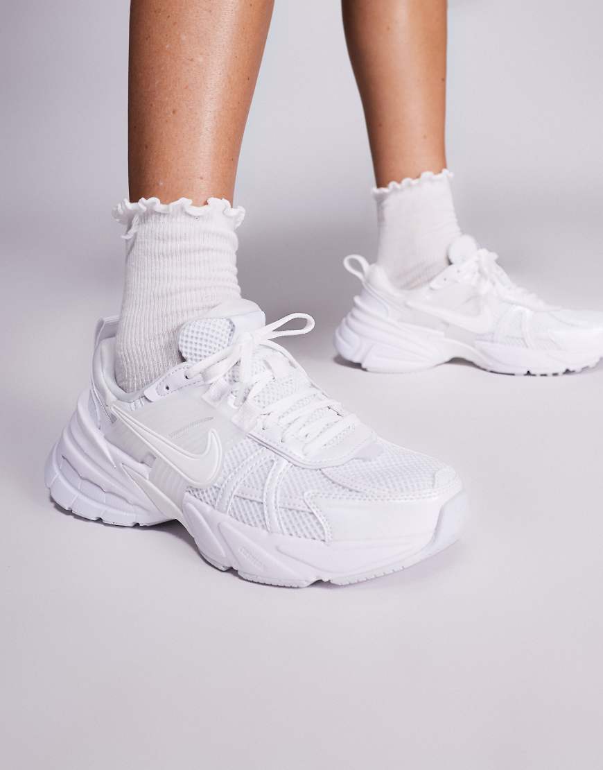 V2K Run sneakers in white