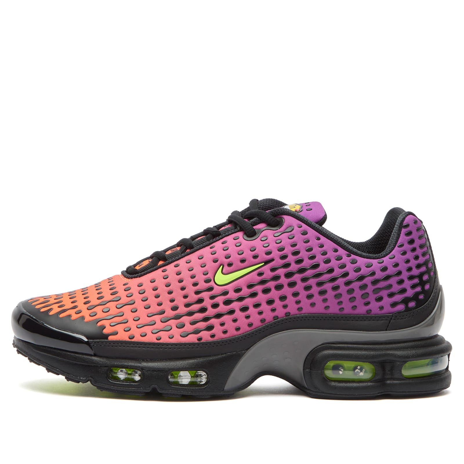 Men's Air Max Plus Vii Sneaker in Orange/Volt/Black