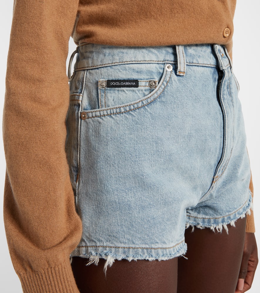 Frayed denim shorts