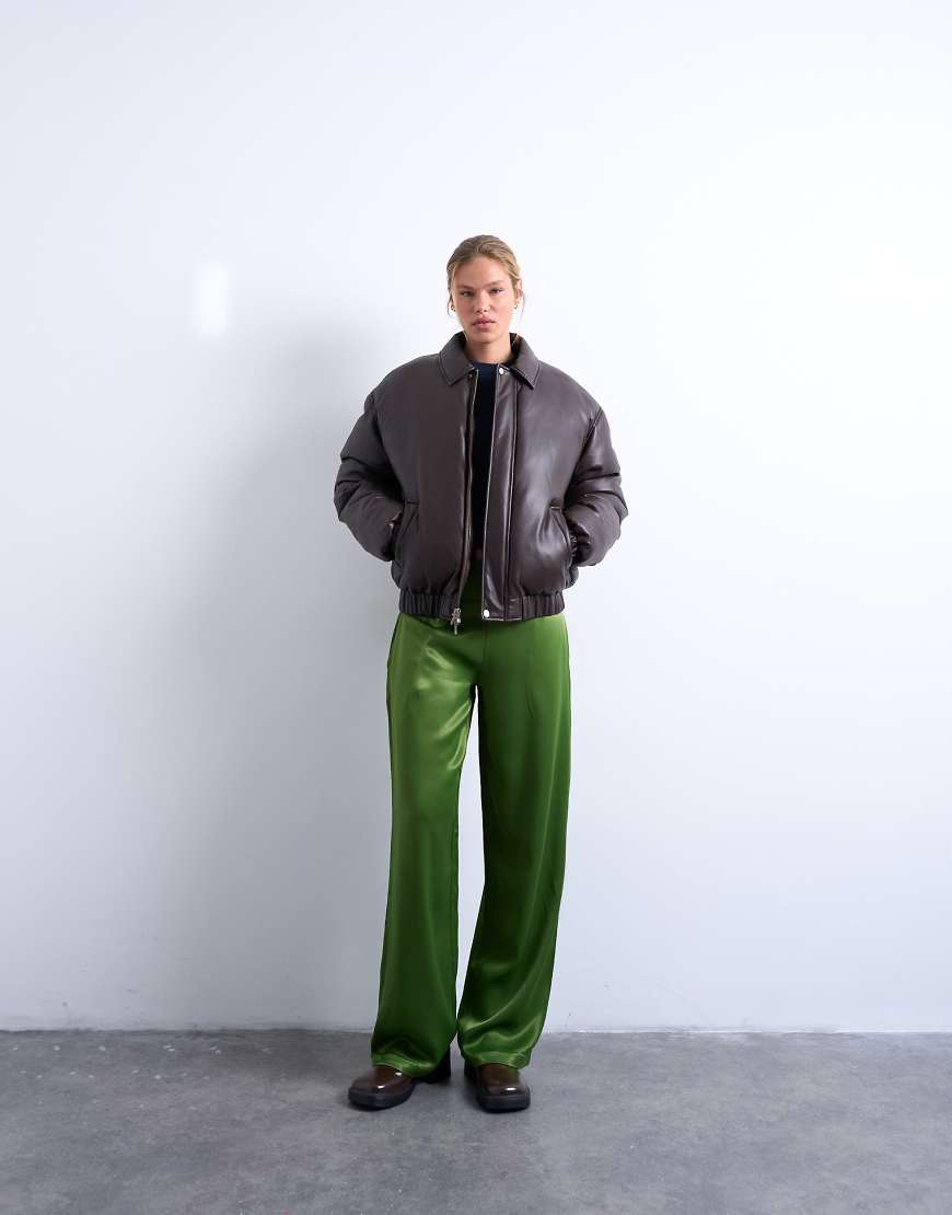 Low rise satin trouser in green