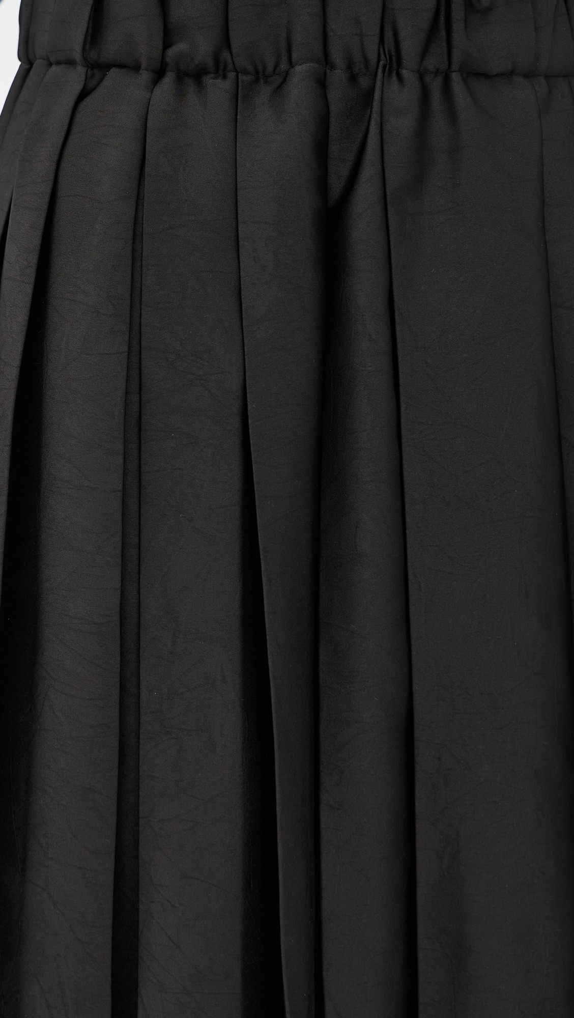 Feather Weight Pleated Pull On