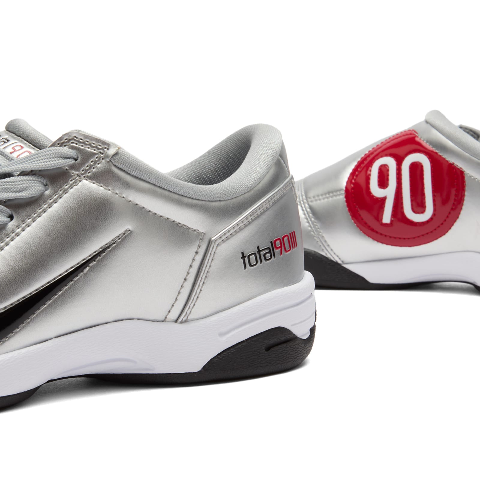 Women s Total 90 Sneakers Silver / University Red