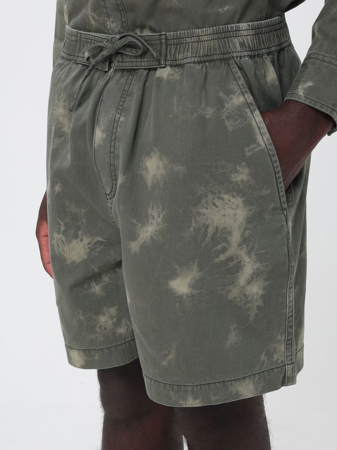 Shorts Men color Green