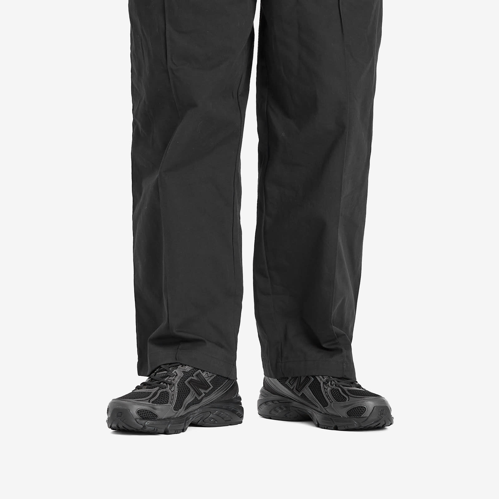 740 Sneaker in Black