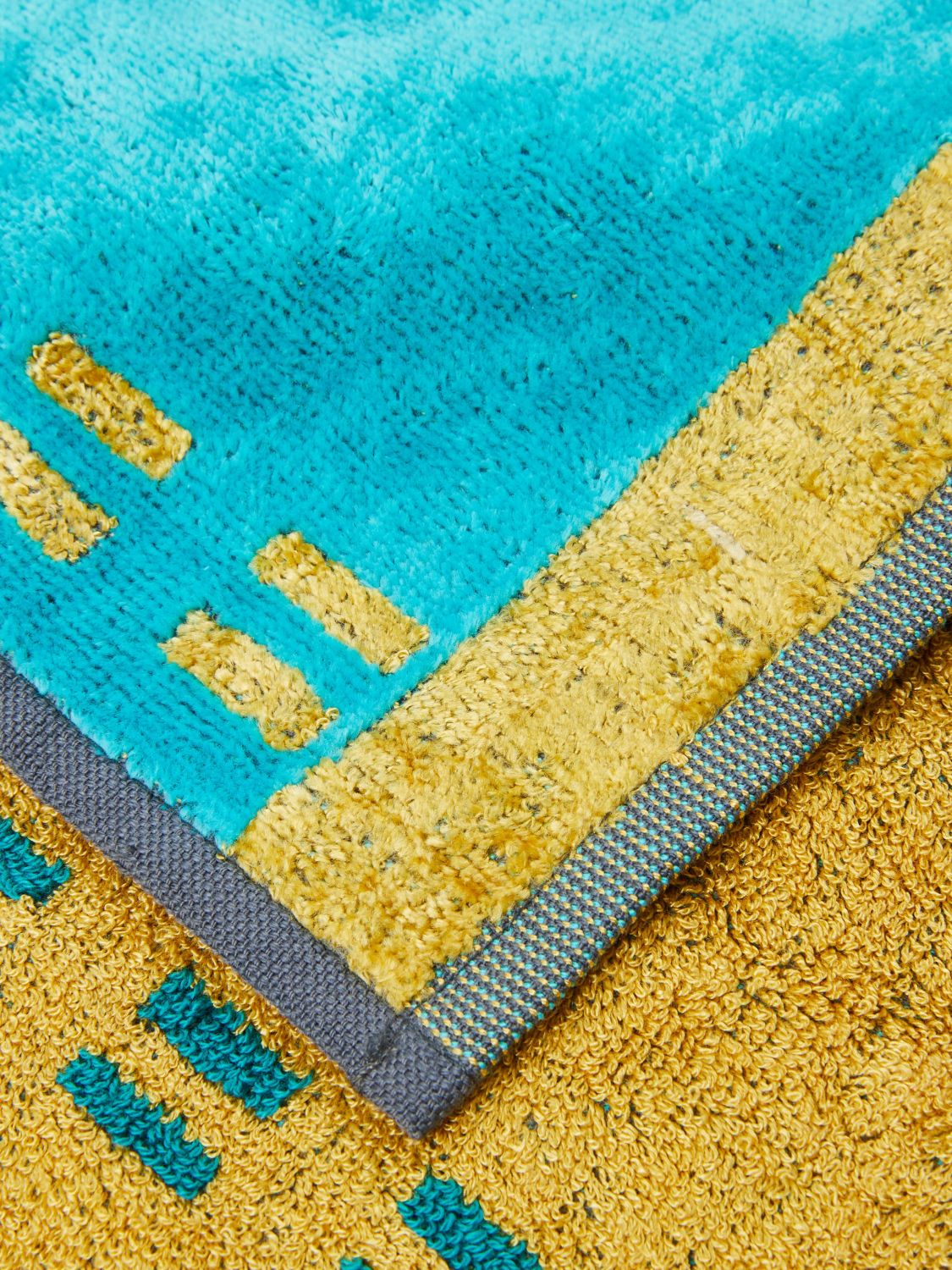 Bath And Beach Towels Lifestyle color Blue