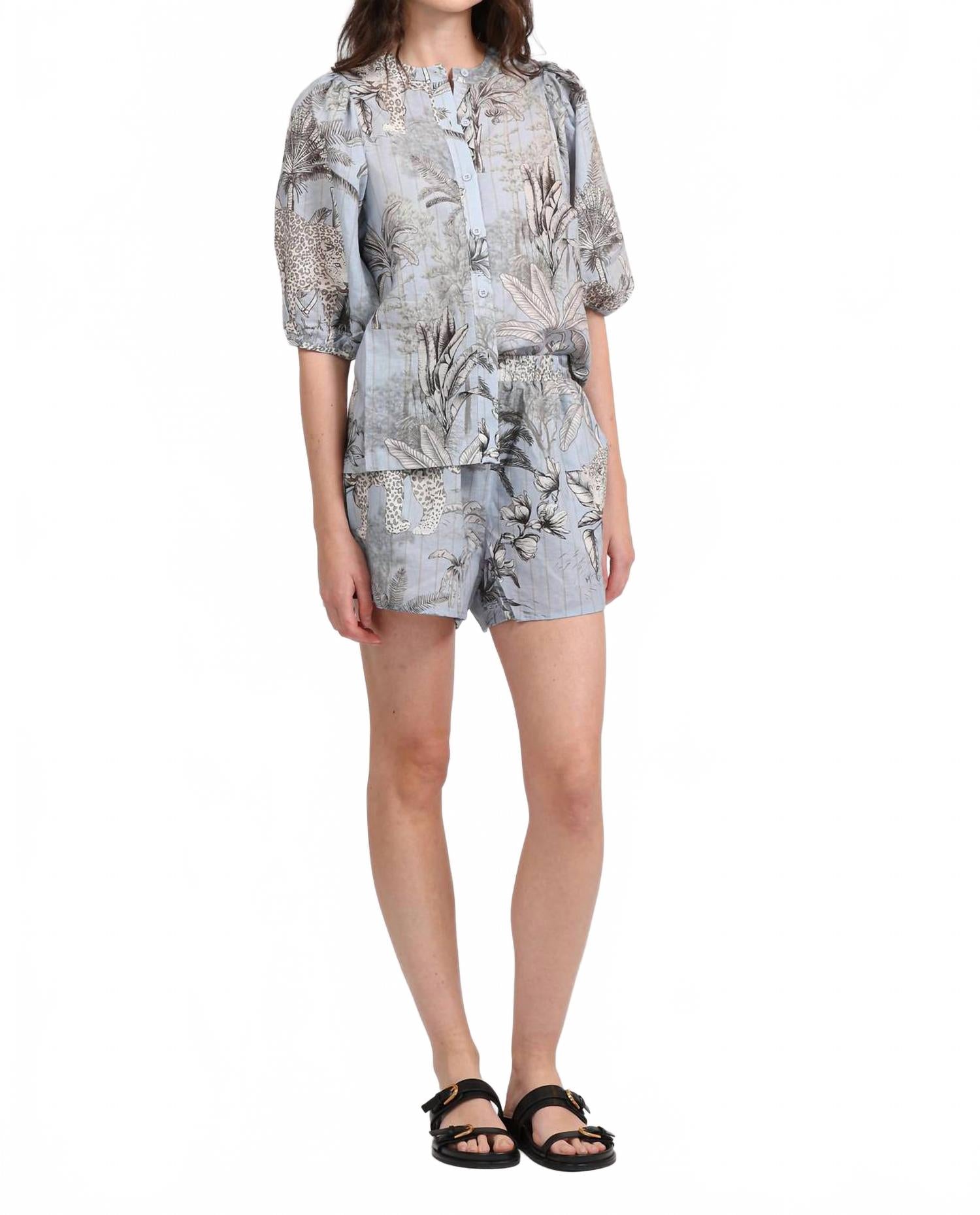 Linen Blend Shorts In Tropique Light Blue