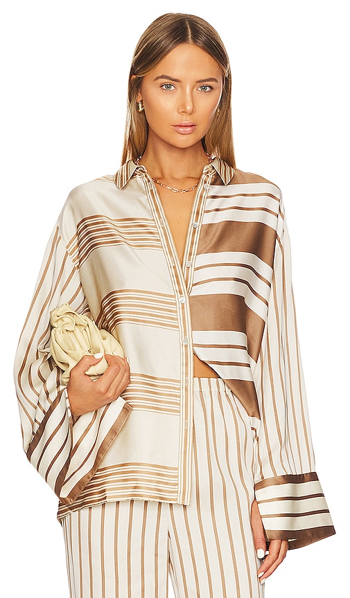 L'Academie The Katy Blouse en Ivory. M. Also en