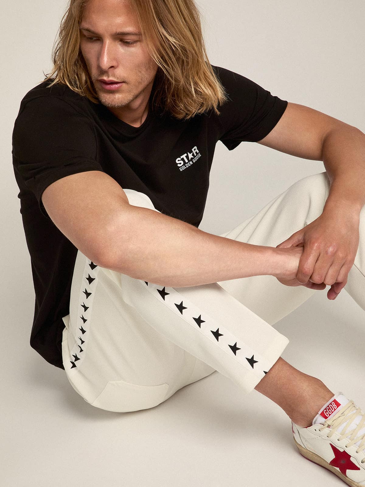 Golden Goose - Men's Black T-shirt With Contrasting White Logo And Star, Man