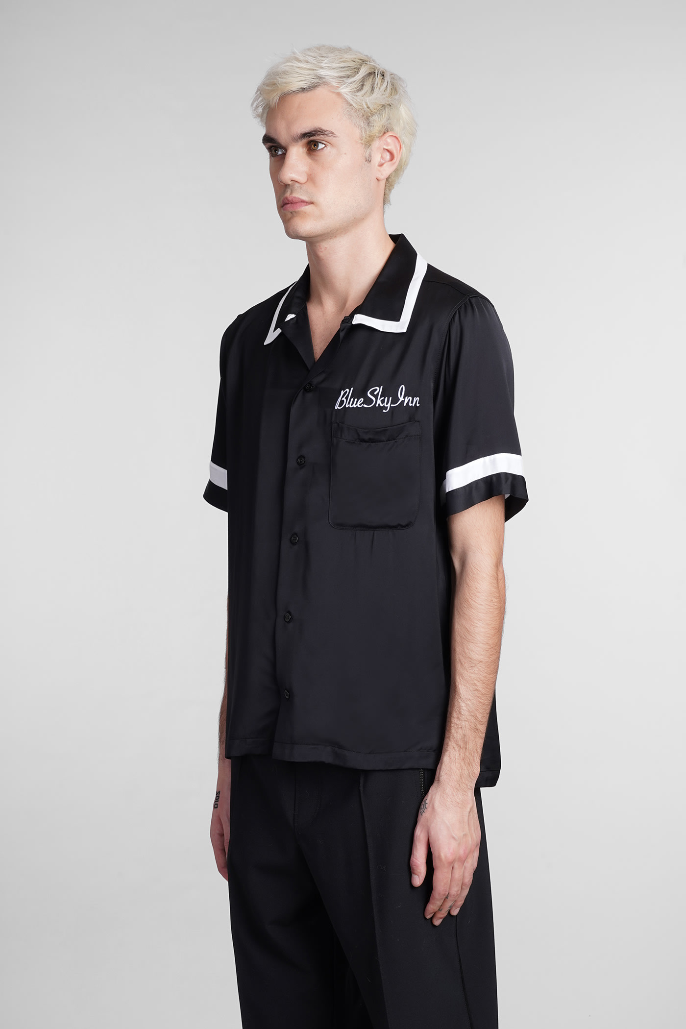 Contrast-trim embroidered logo shirt - Black