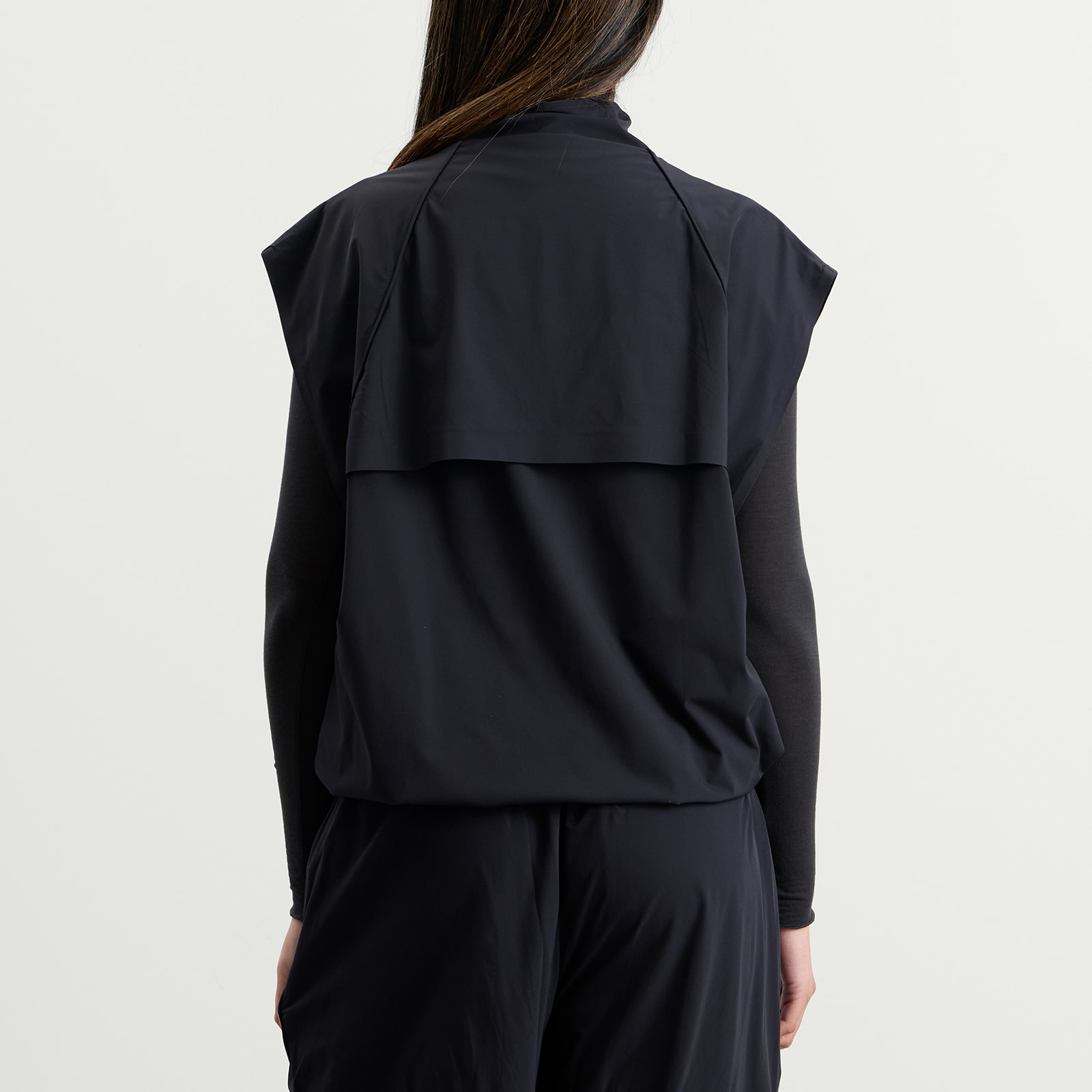 Women's x SKIMS Stretch Nylon Oversized Vest Obsidian