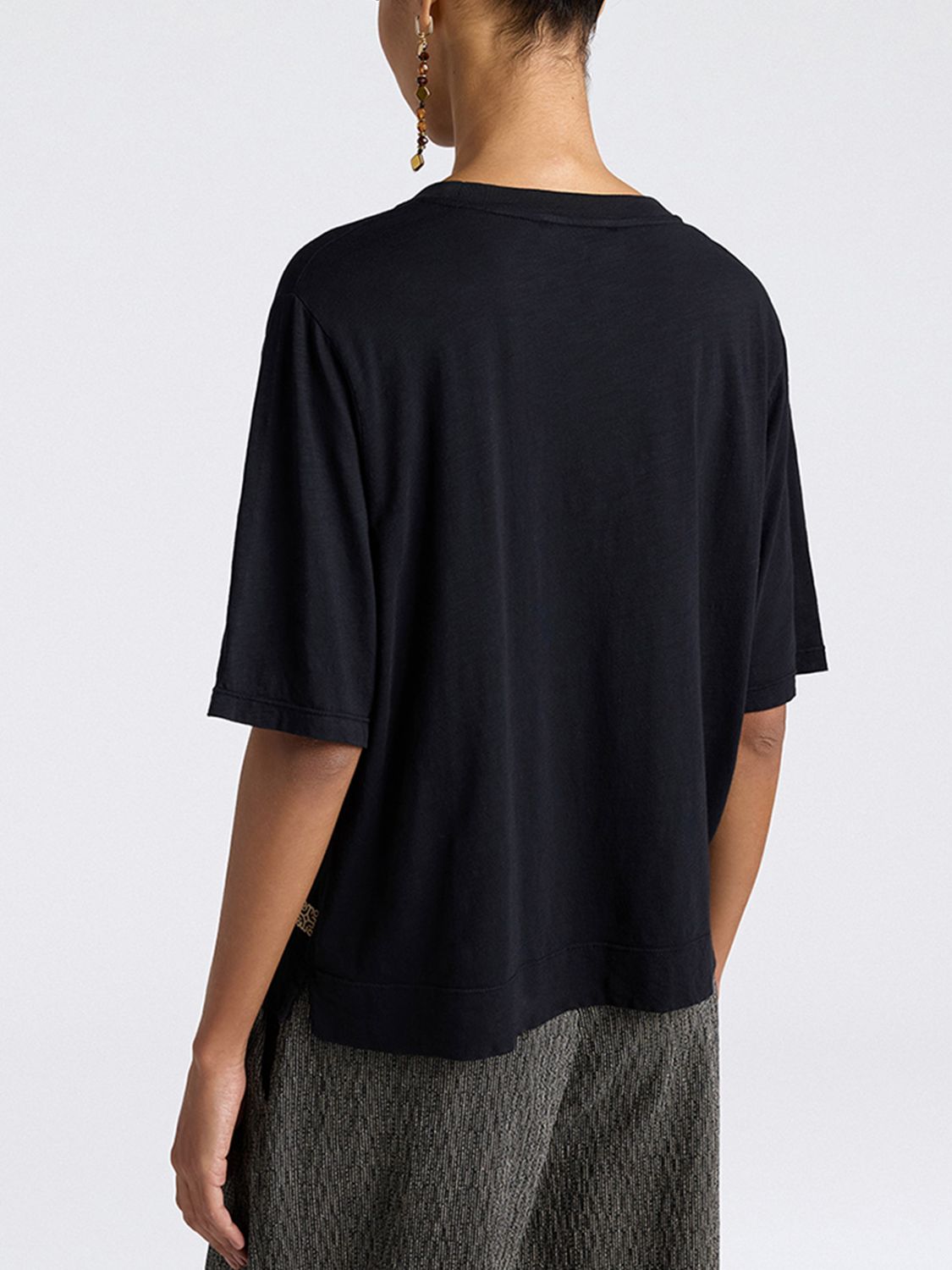MOMONÌ T-Shirt Woman color Black