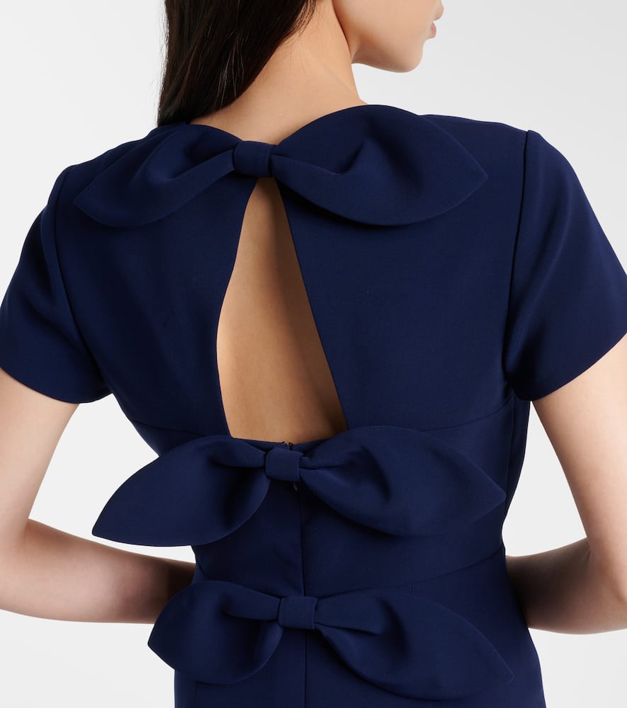 Bow-detail gown