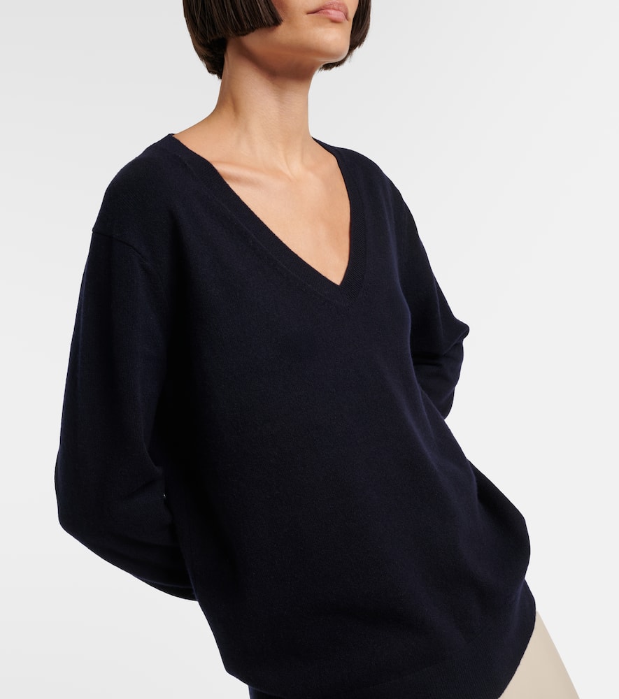 Cashmere sweater
