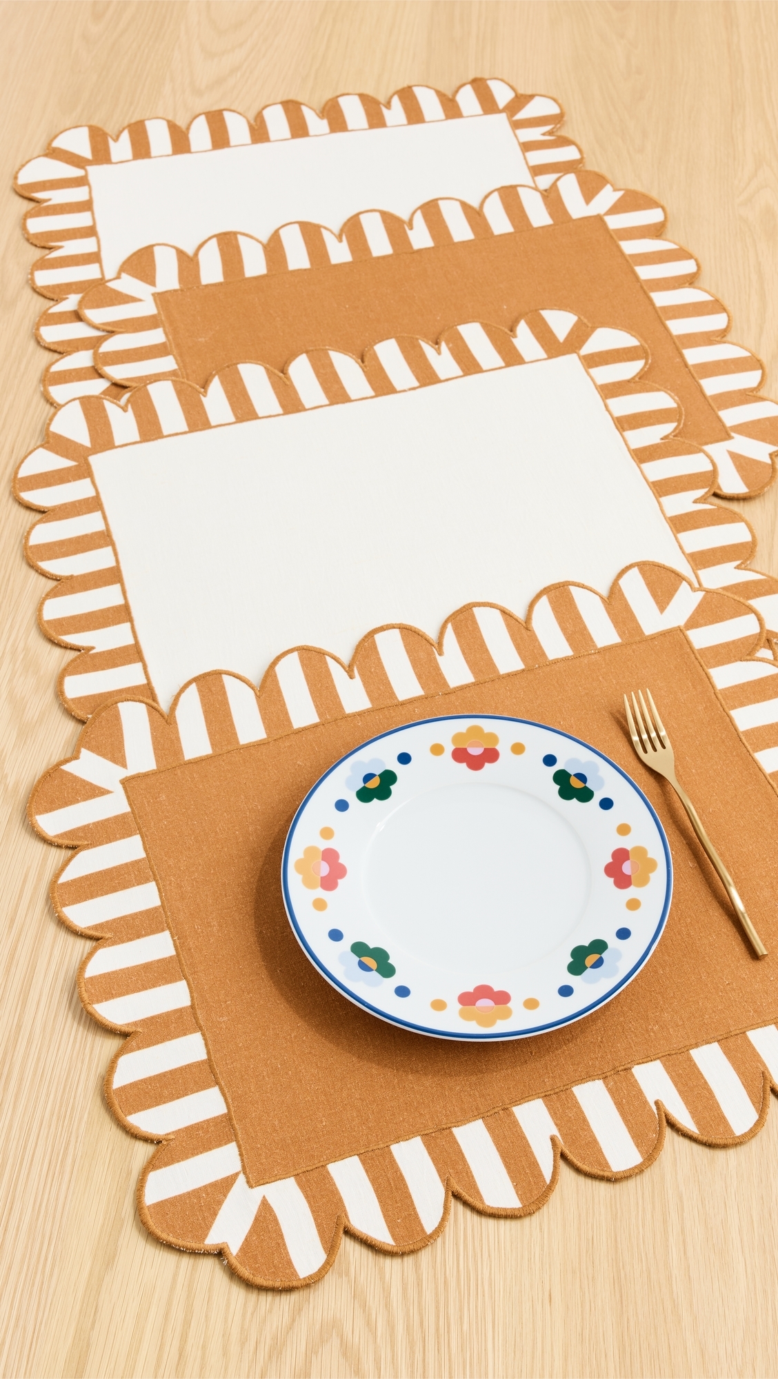 Scalloped Stripe Double Sided Placemats Set of 4 Amber One Size