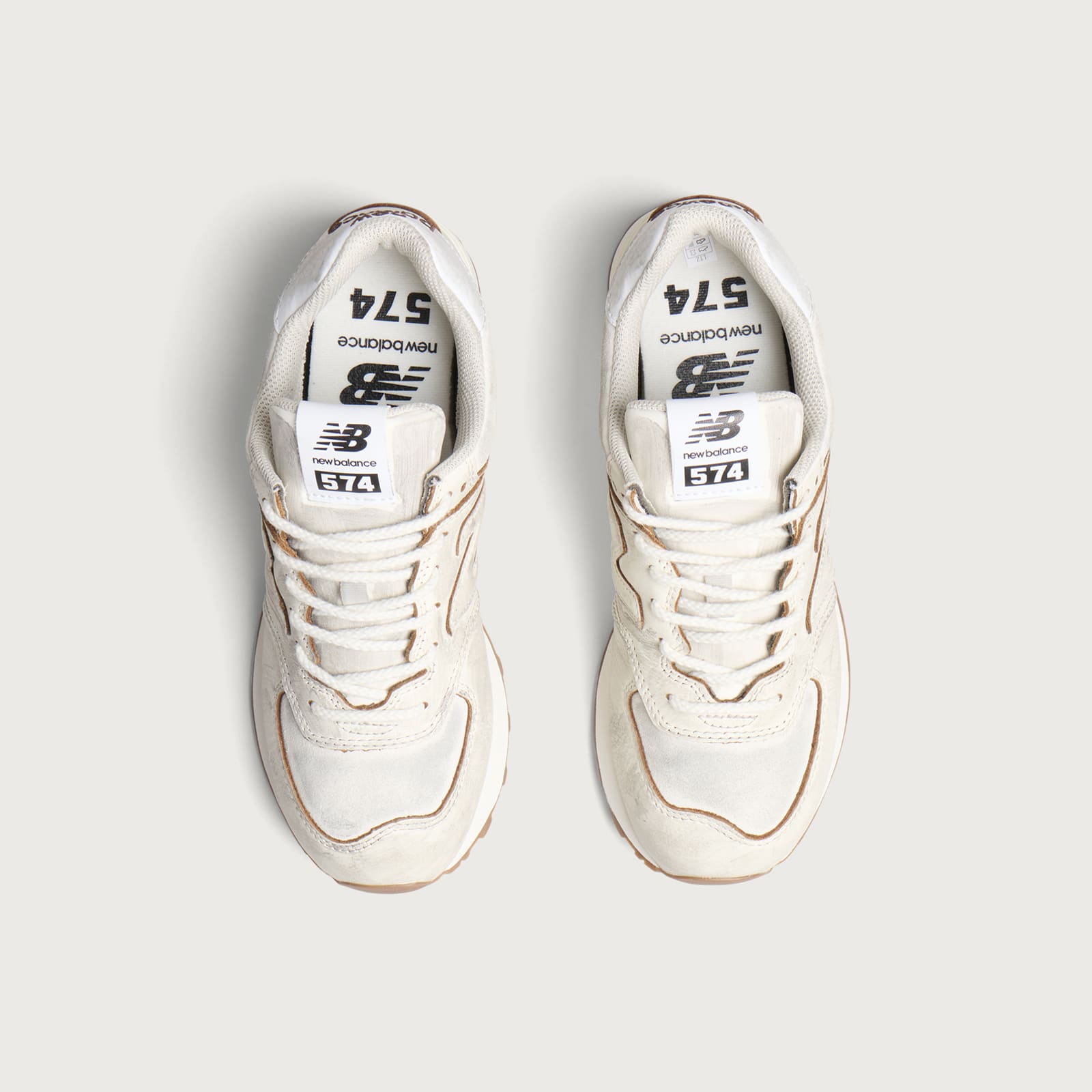 Women's 574 Sneaker in Sea Salt/Breakfast Tea