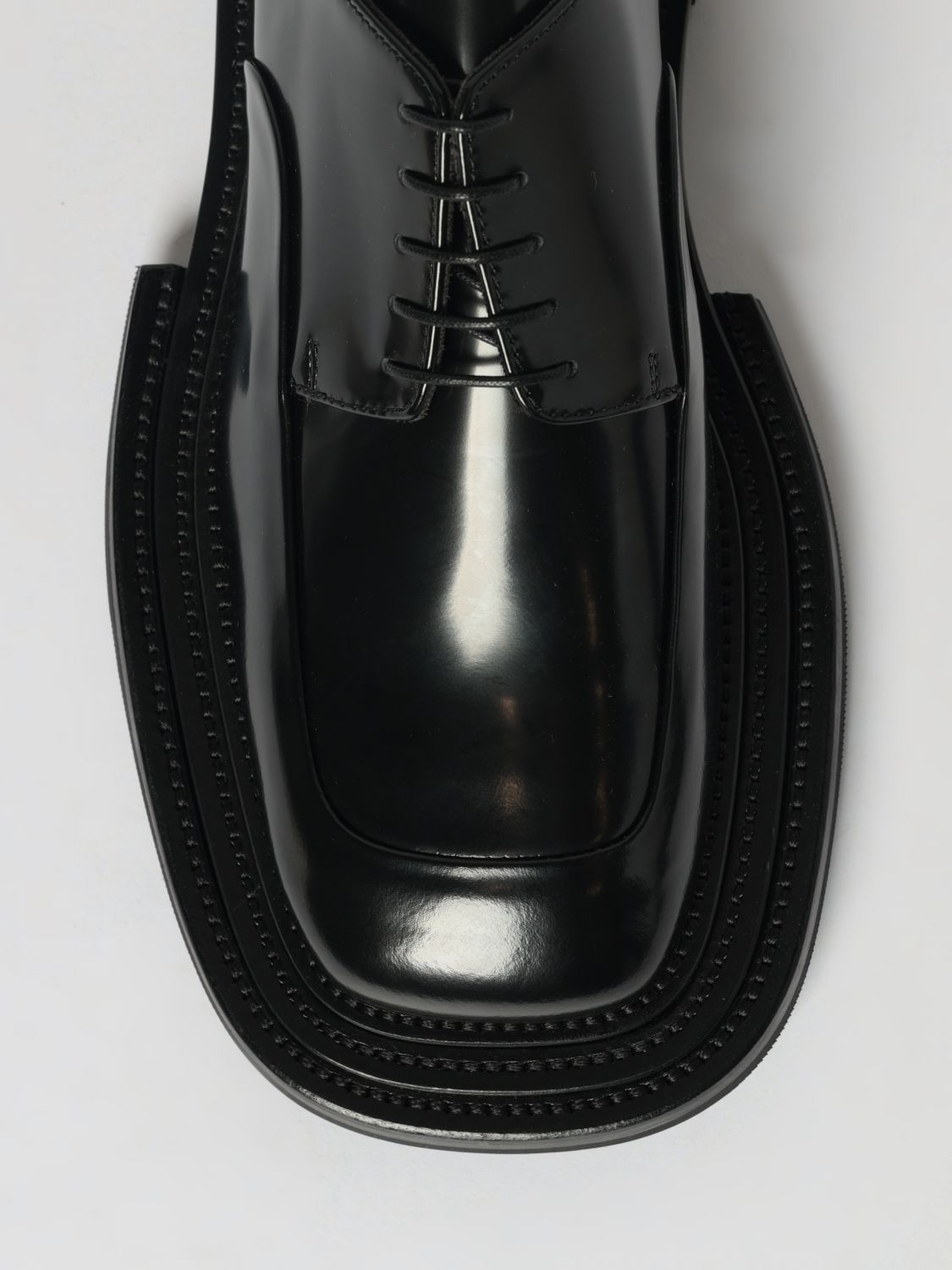 Brogue Shoes Men color Black