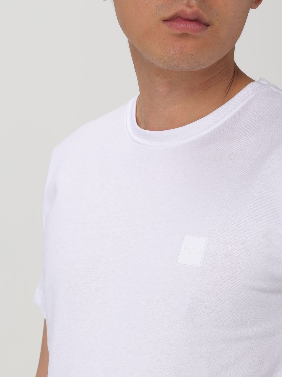 T-Shirt Men color White