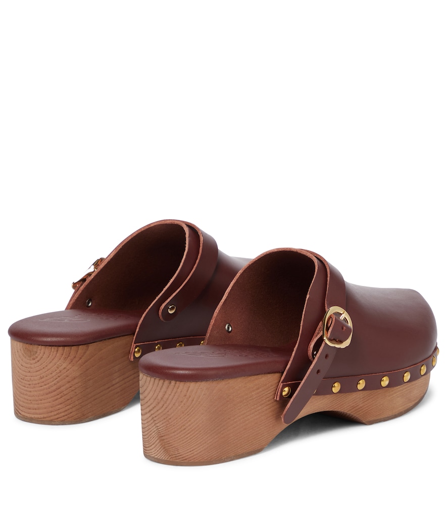 Classic Closed leather clogs