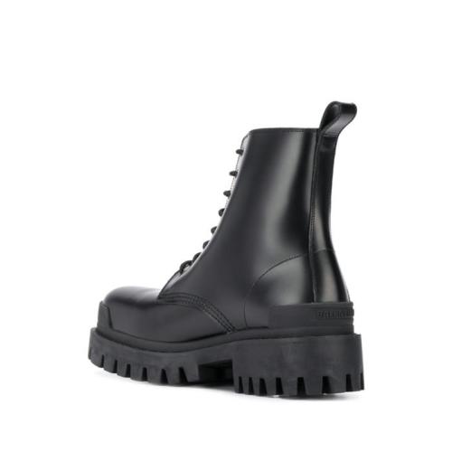 Strike boots in brushed leather