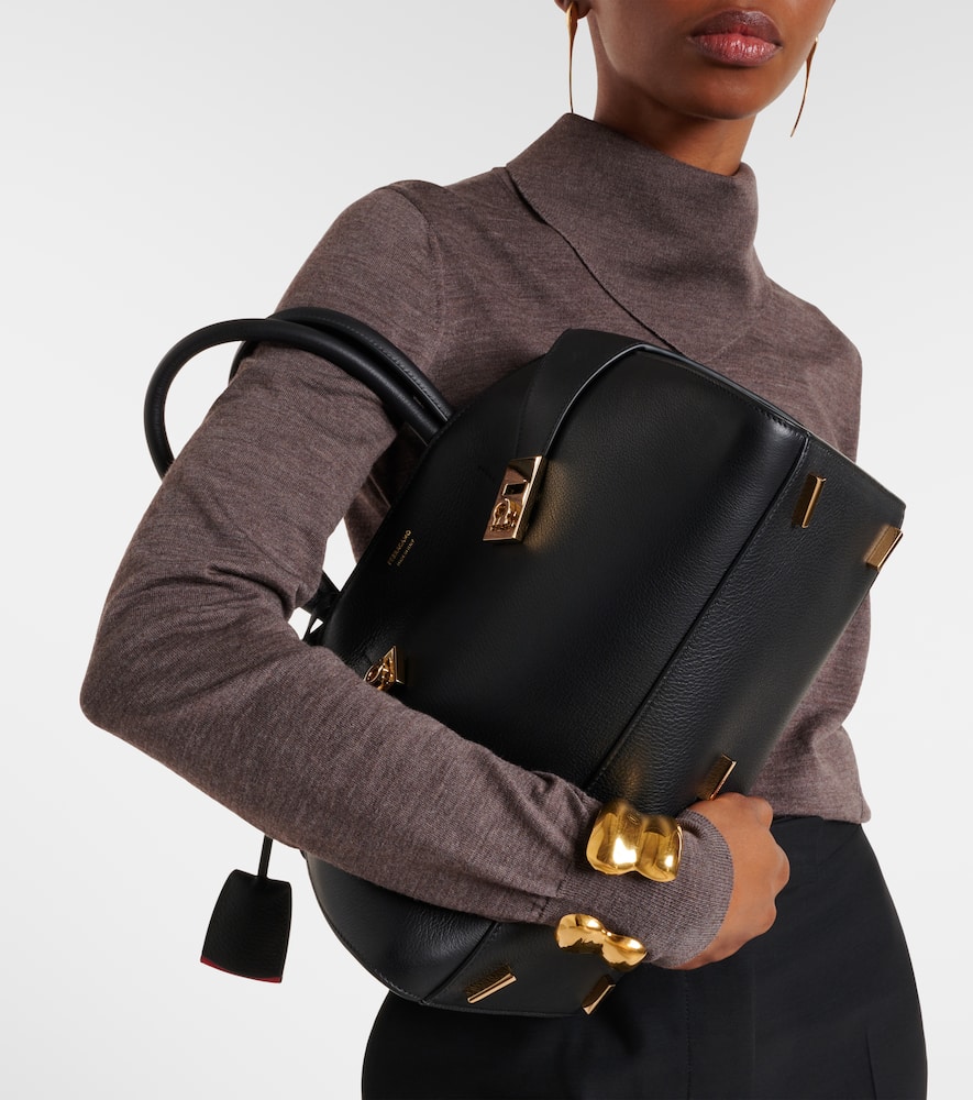 Hug leather tote bag