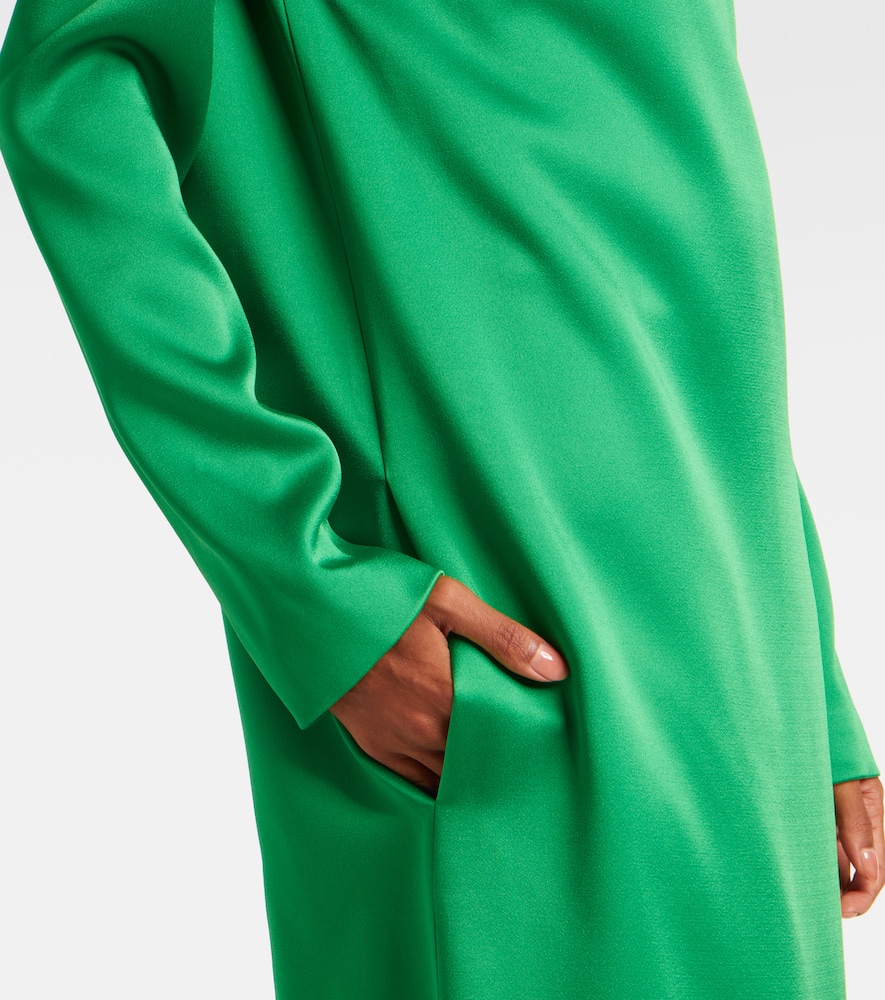 Crêpe satin gown