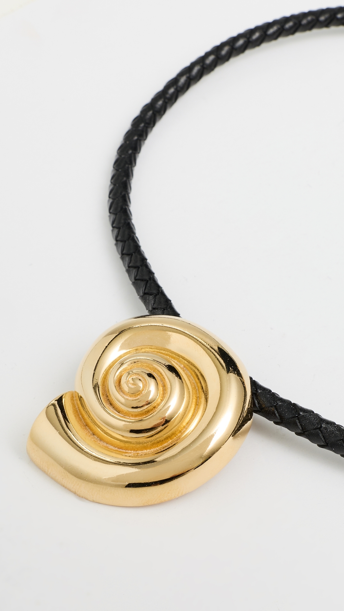 Nautilus Necklace Black/Gold One Size