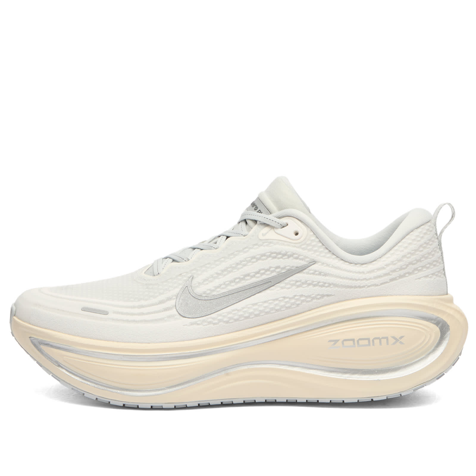 Men's Nike Vomero Plus Sneaker in Platinum Tint/Reflect Silver/Grey Fog