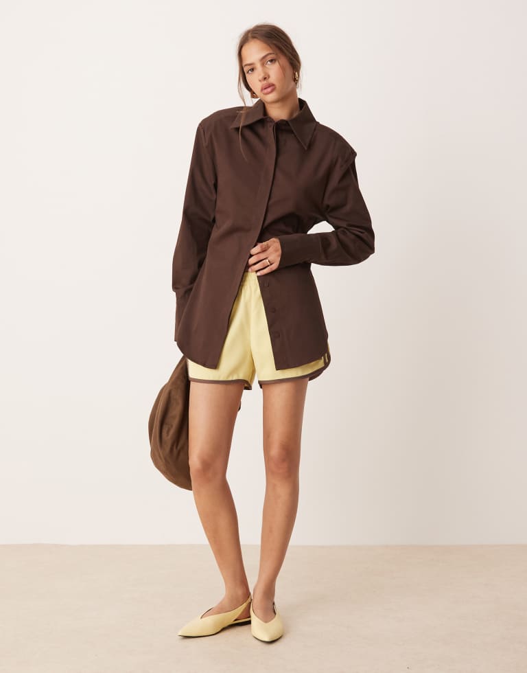 ASOS DESIGN Womens cinch shoulder pad shirt with tie back in chocolate - Brown