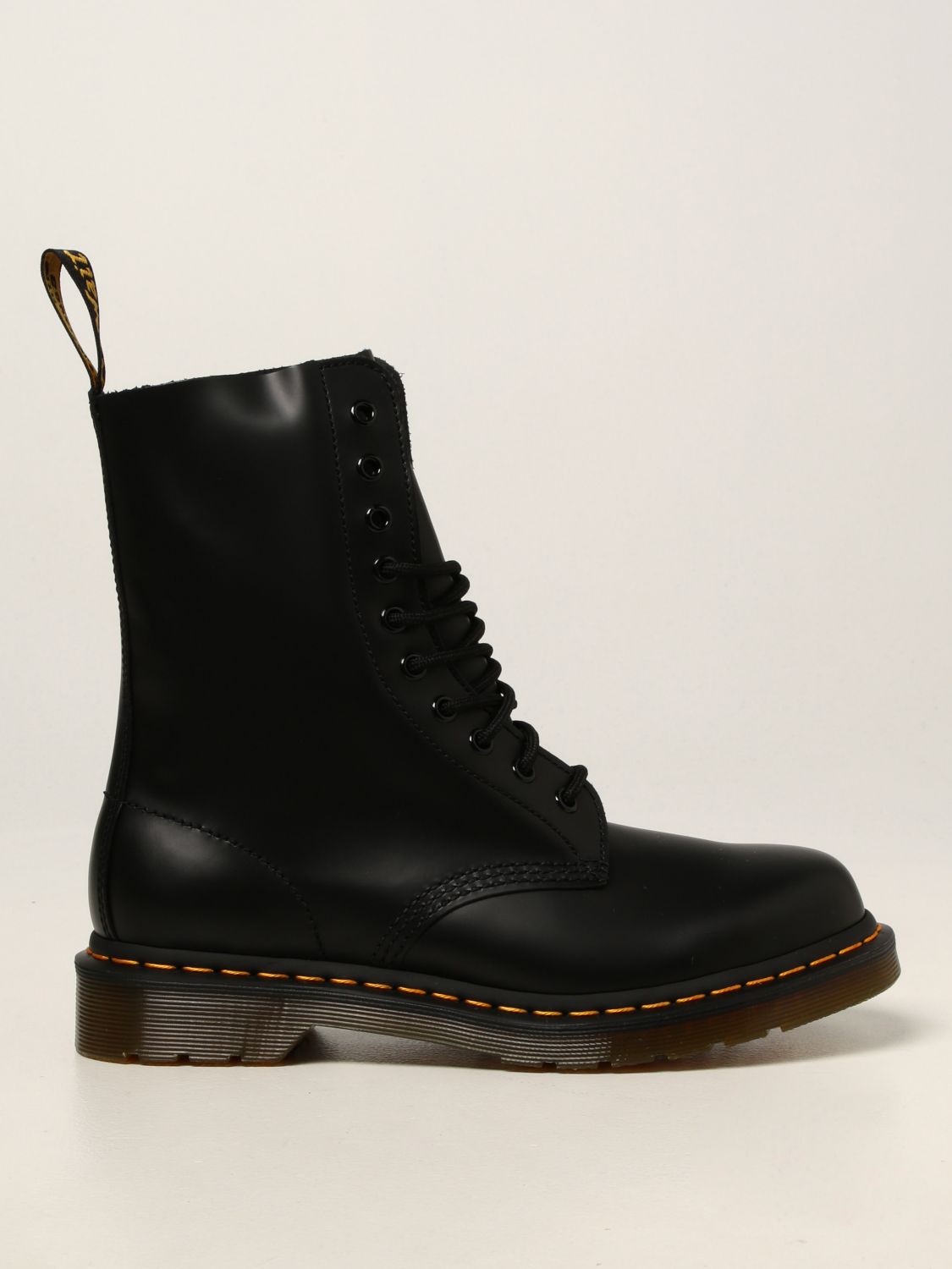 1490 Smooth Lace-up Boots