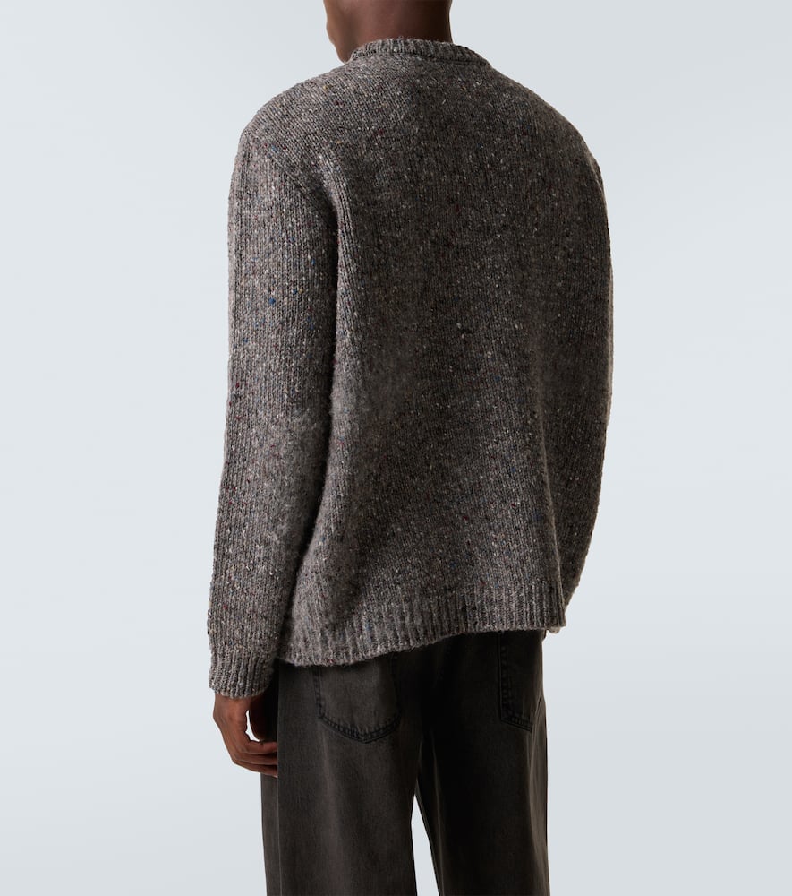 Four Stiches virgin wool sweater