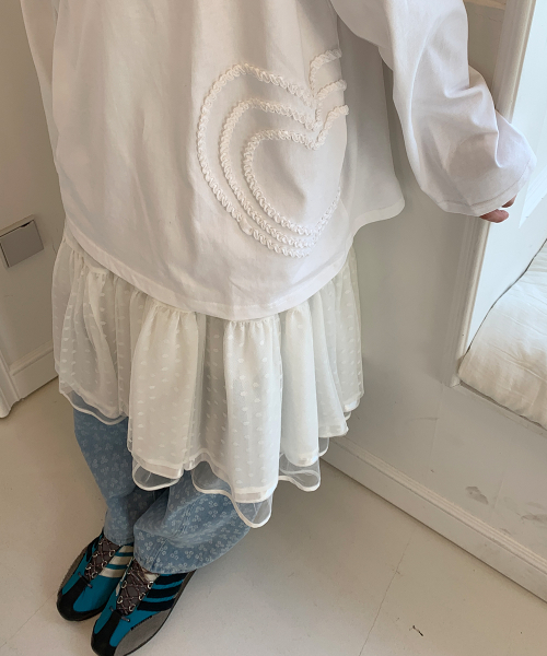 HEART EMBROIDERED LONG SLEEVE T SHIRT WHITE