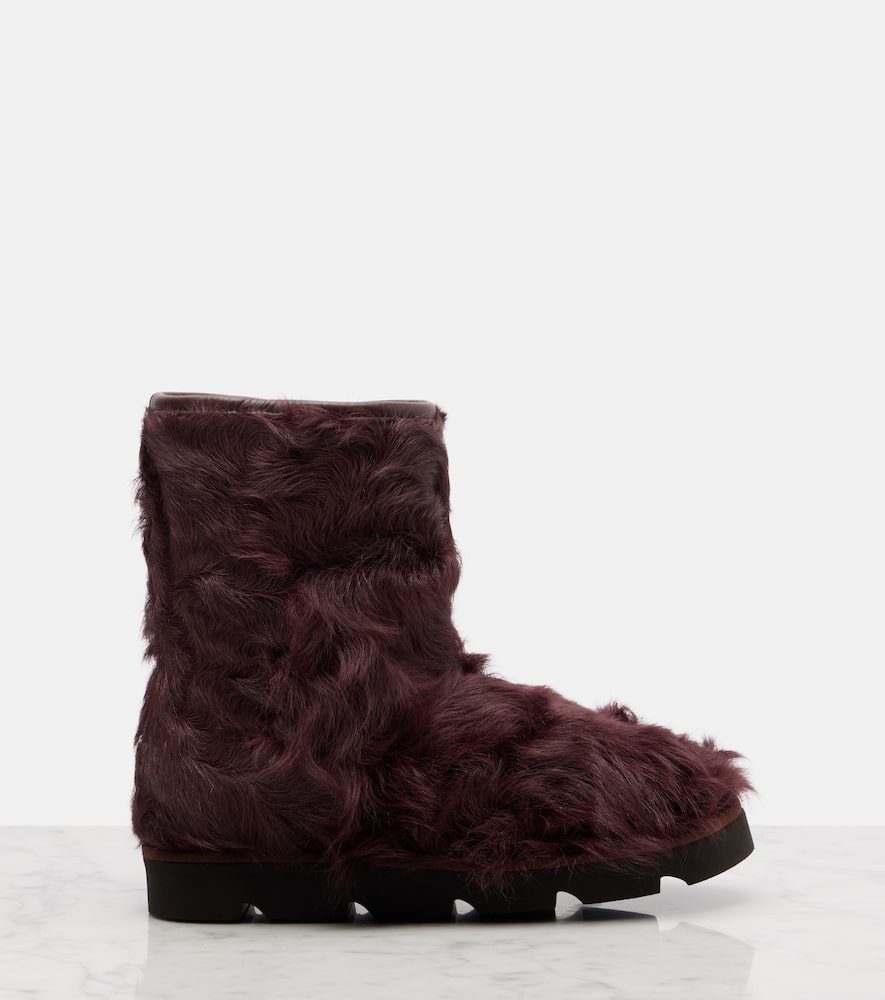Shealing ankle boots