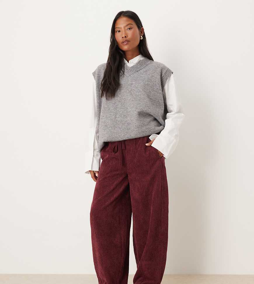 Petite cord barrel leg pull on trousers in burgundy-Red