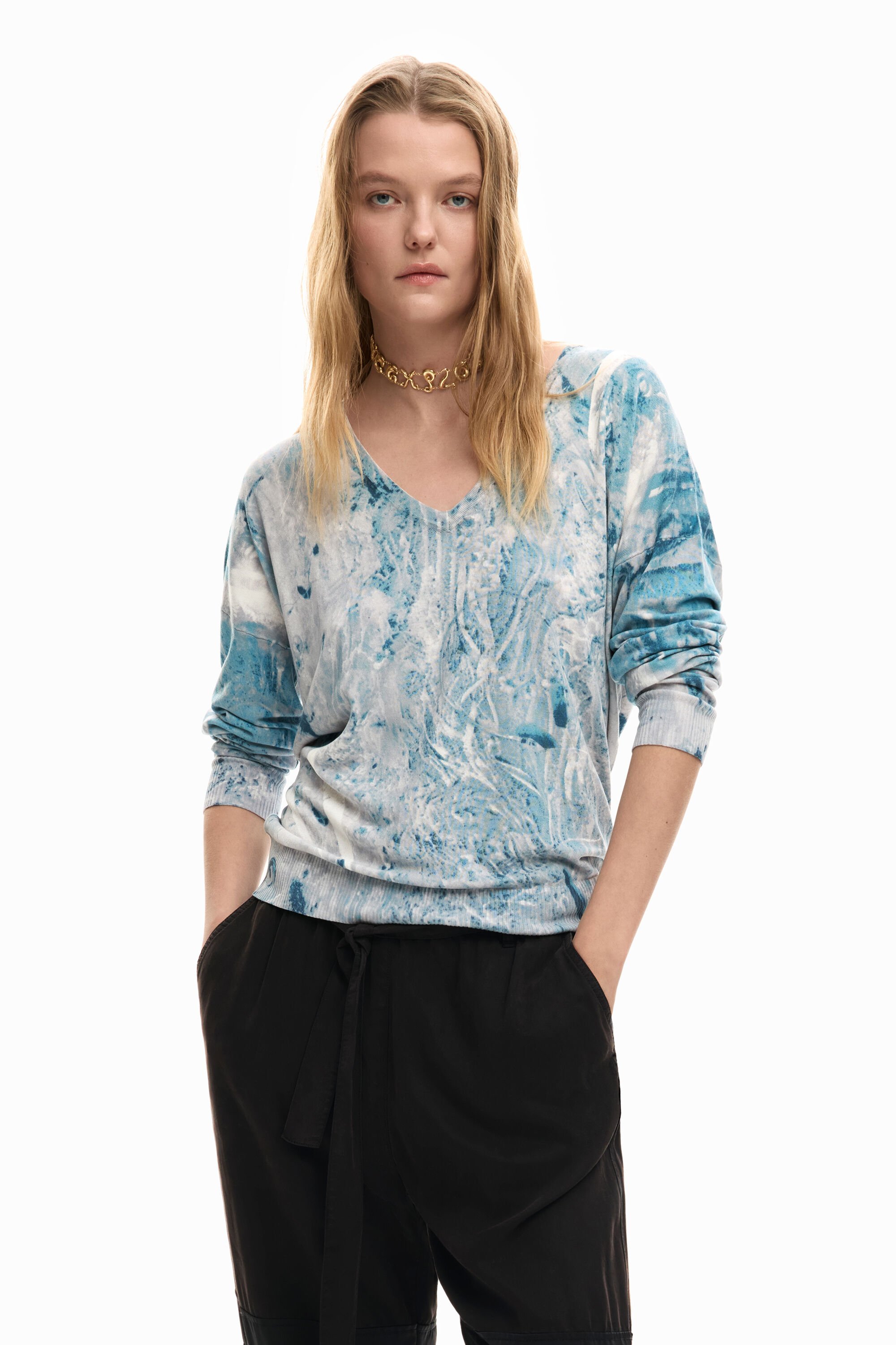 V-neck sweater with abstract print