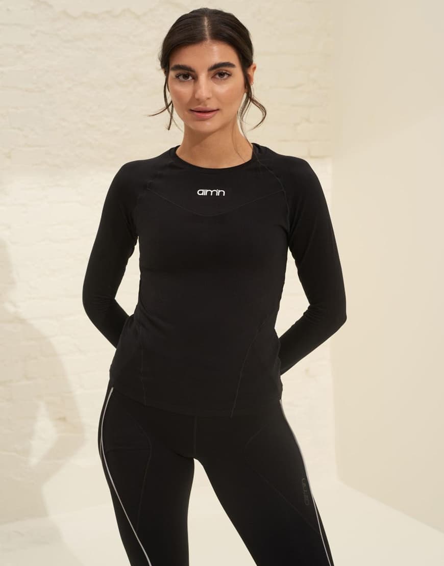 Black soft basic long sleeve in black