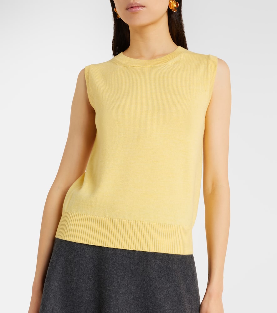 Virgin wool sweater vest