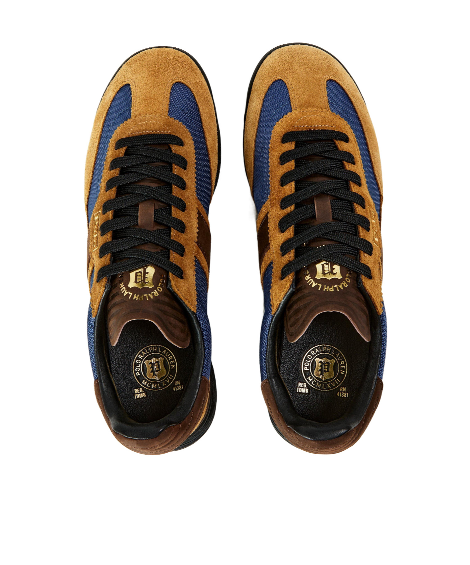 Classic versatile sneakers