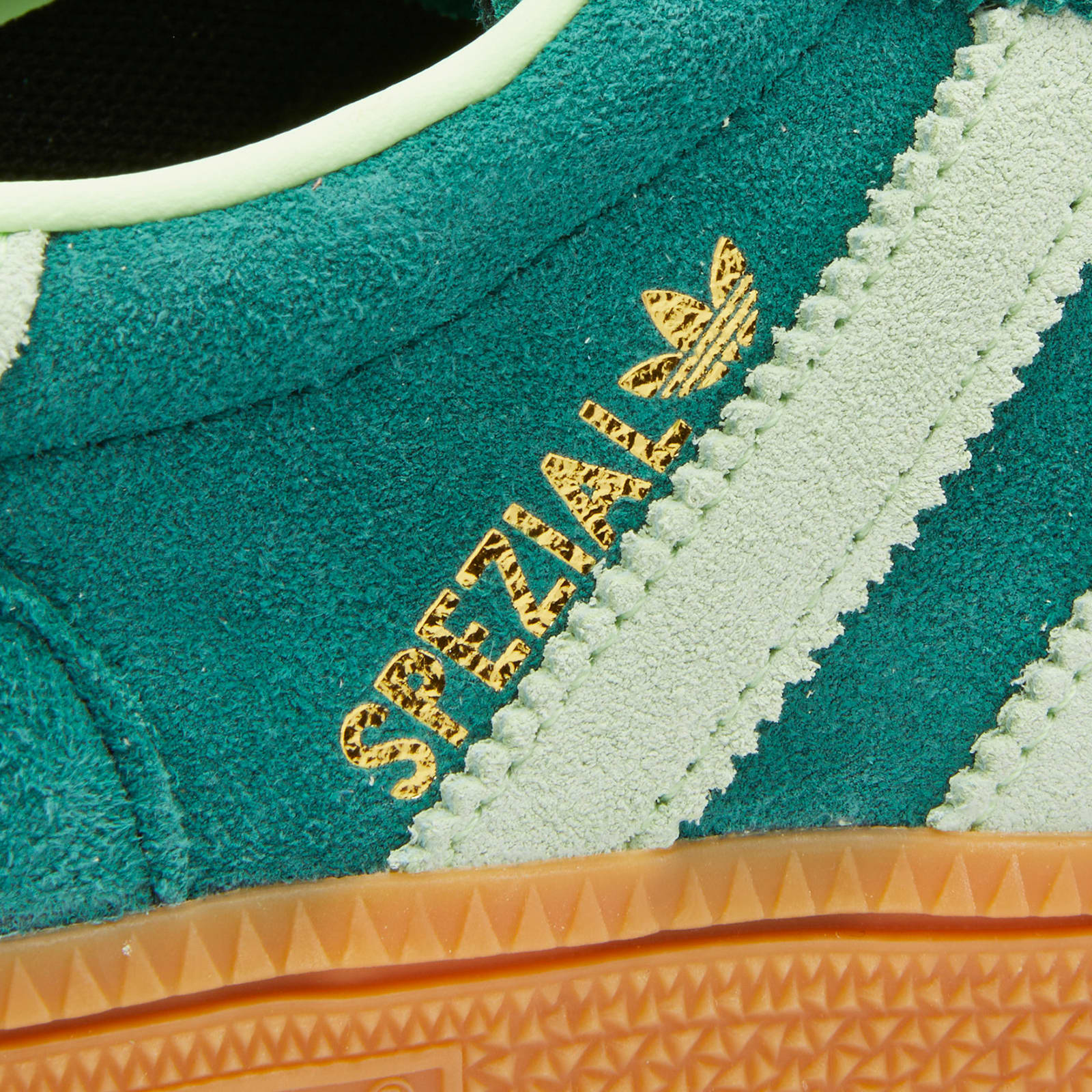 Handball Spezial Sneakers in Collegiate Green/Semi Green Spark/Gum 