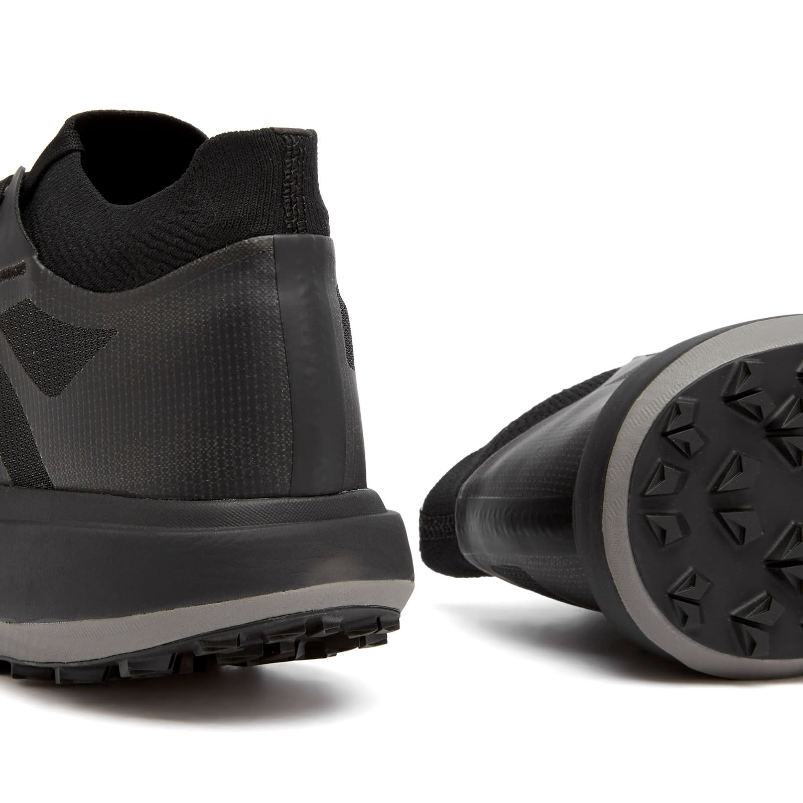 Men's Arcteryx Sylan Pro Sneakers in Black/Black