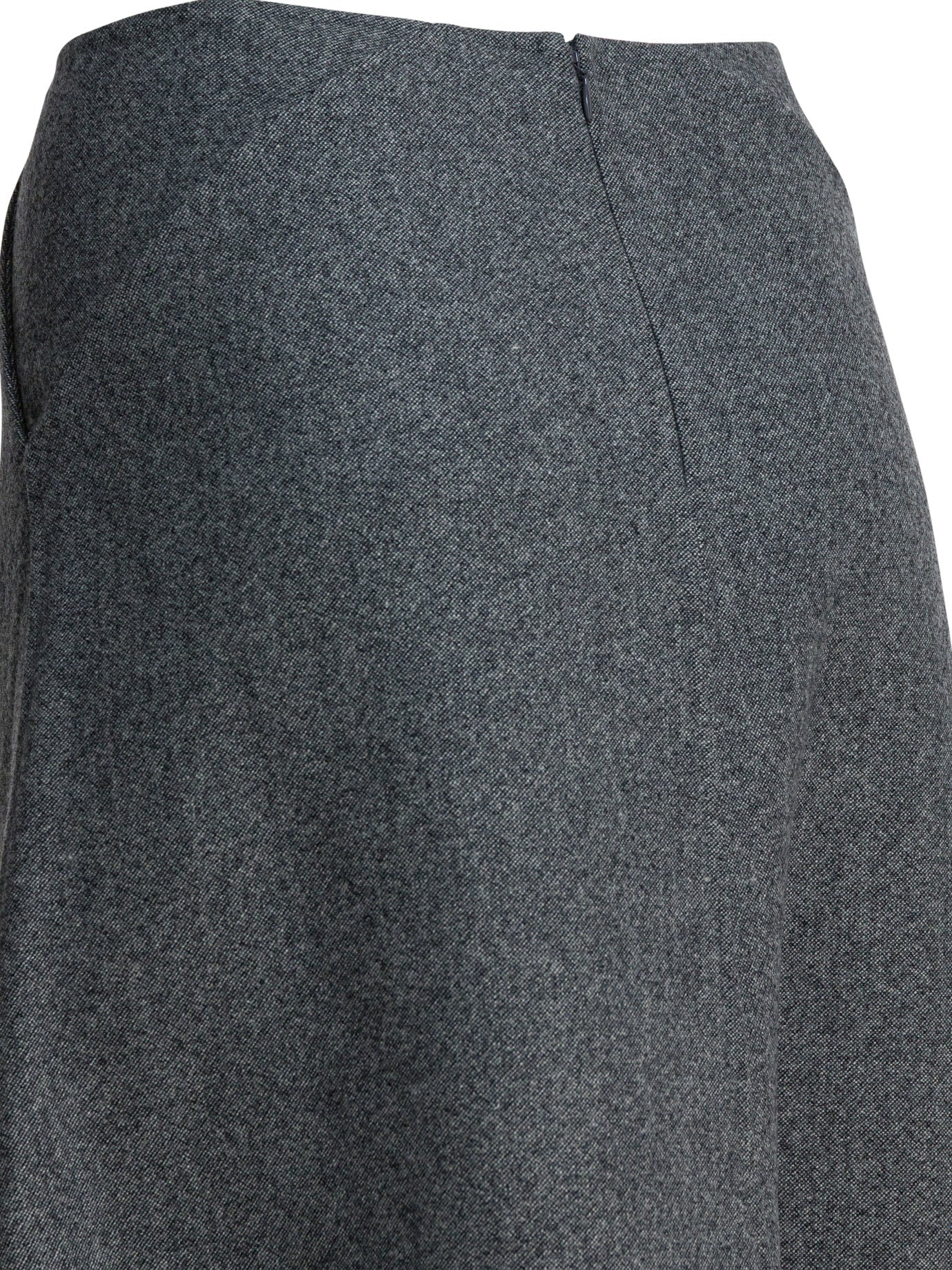 R2 W Skirt