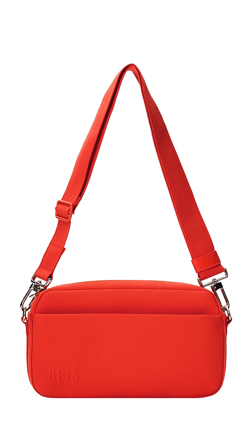 BEIS The Travel Crossbody Bag in Red
