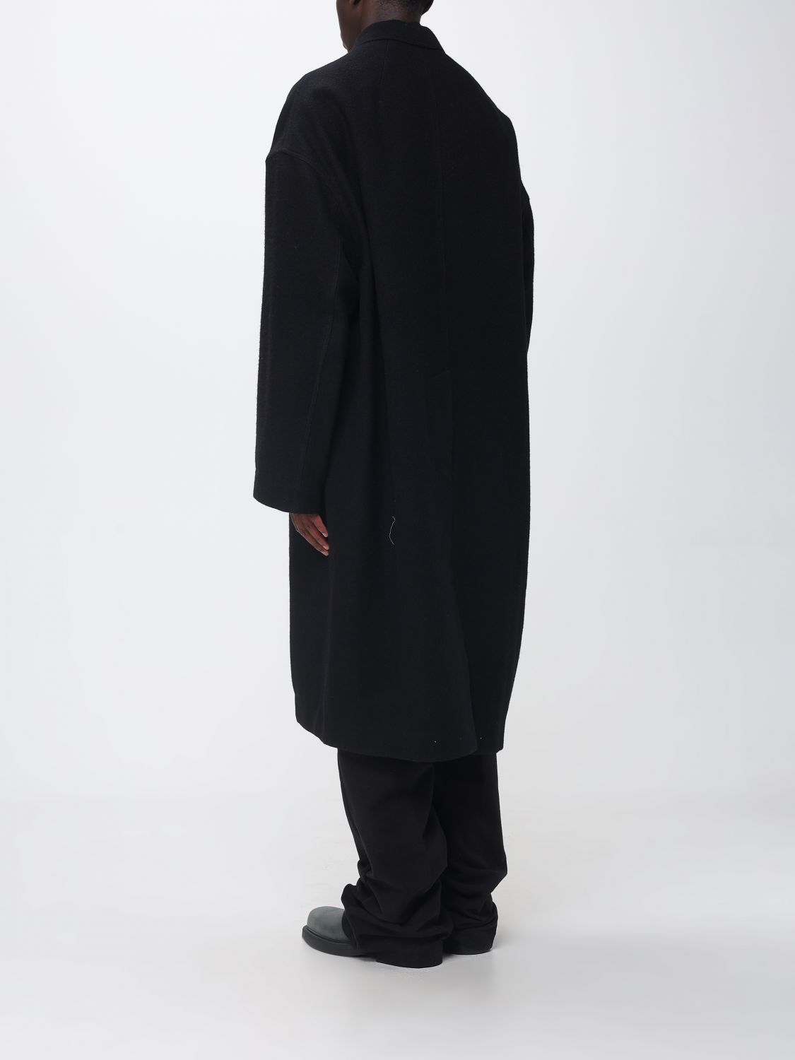 Coat Men color Black