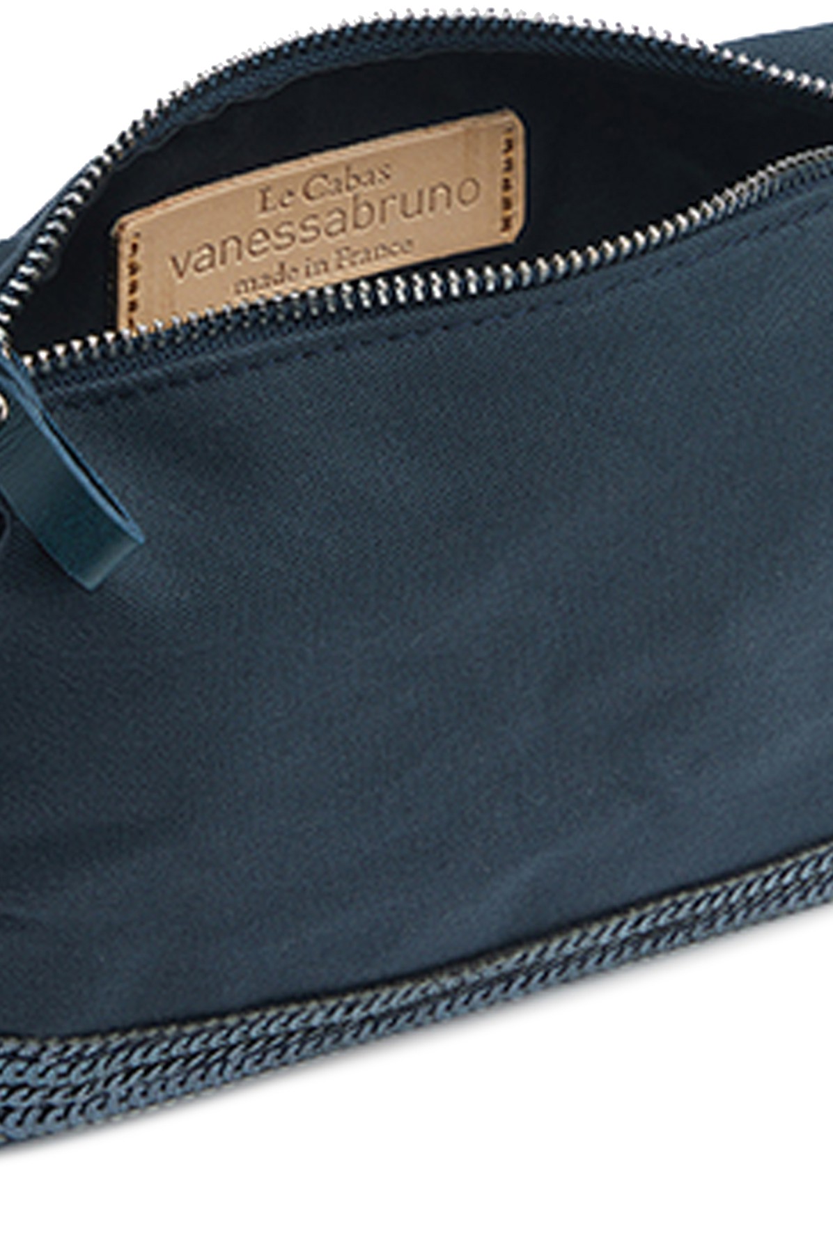 Zipped pouch